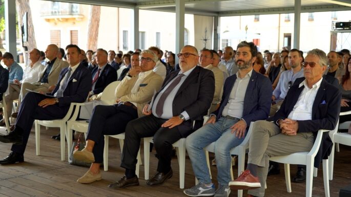 “Orizzonti Digitali”: all’Isola Polvese imprenditori, istituzioni e amministratori a lezione da Luciano Floridi, tra i massimi esperti mondiali di intelligenza artificiale